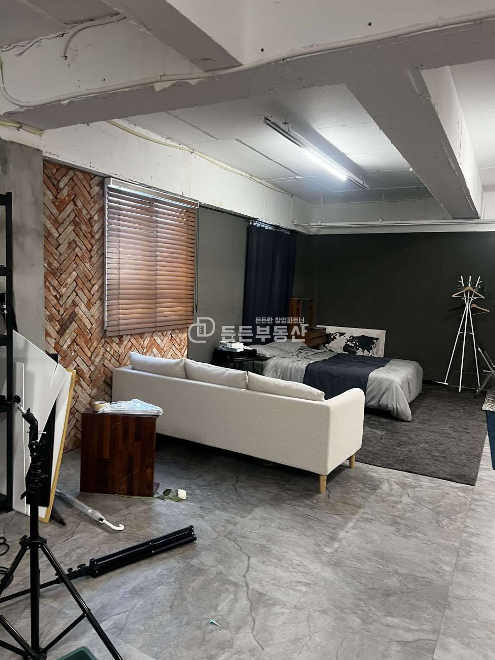 부산 부산진구 부전동 서면역 바로 앞! 25평 스튜디오 추천 상가 월세 매물번호 10312 사진 2