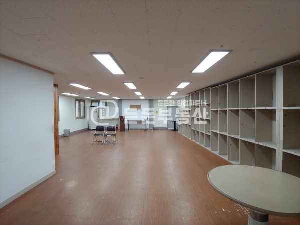 부산 부산진구 부전동 서면역 역세권! 엘베 有 사무실 토탈뷰티샵 등 50평 공실 월세 매물번호 10453 사진 1
