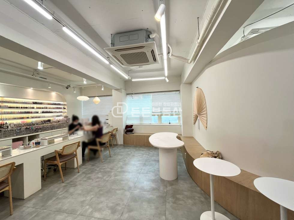 부산 부산진구 전포동 전포사잇길 인테리어 완벽한 네일샵 추천! 월세 매물번호 10019 사진 2