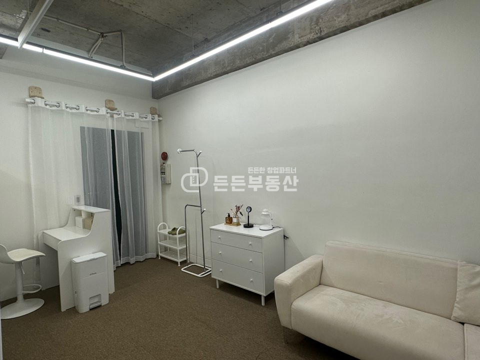 부산 부산진구 전포동 전포공구길 1인 뷰티샵 공방 추천 상가 월세 매물번호 11271 사진 1