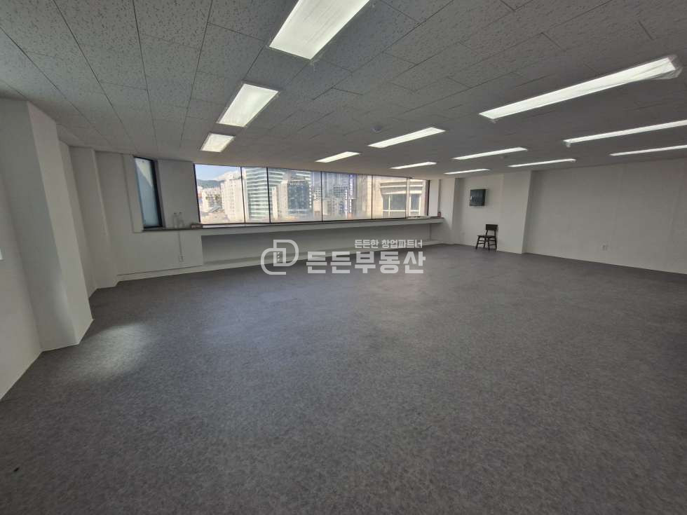 부산 부산진구 부전동 서면역 11번 출구 인근 사무실 추천 상가 월세 매물번호 10867 사진 3