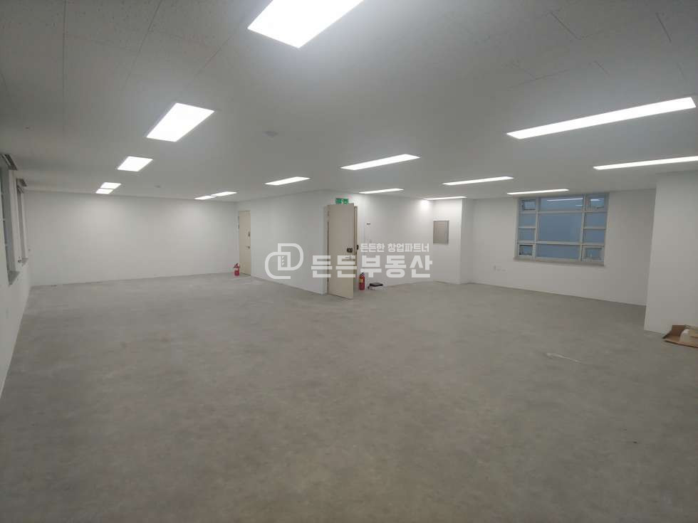 부산 부산진구 부전동 부전동 진경찰서 인근 엘베 있는 30평대 공실 월세 매물번호 11201 사진 2