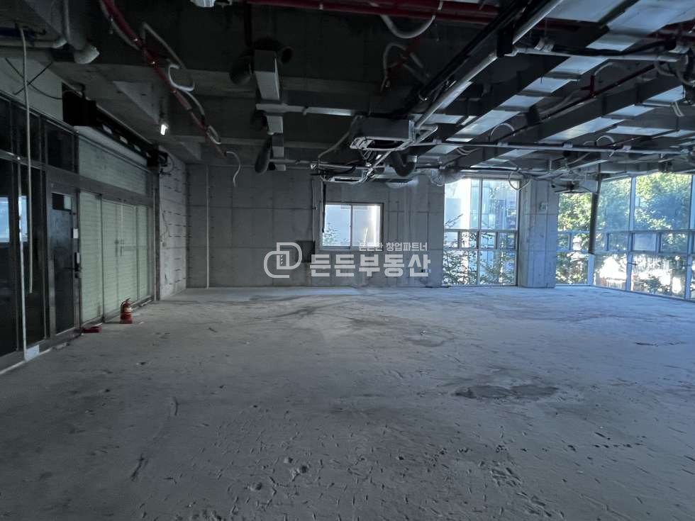 부산 부산진구 부전동 서면 학원가 대로변! 80평 학원 추천 무권리 공실 상가 월세 매물번호 10315 사진 1