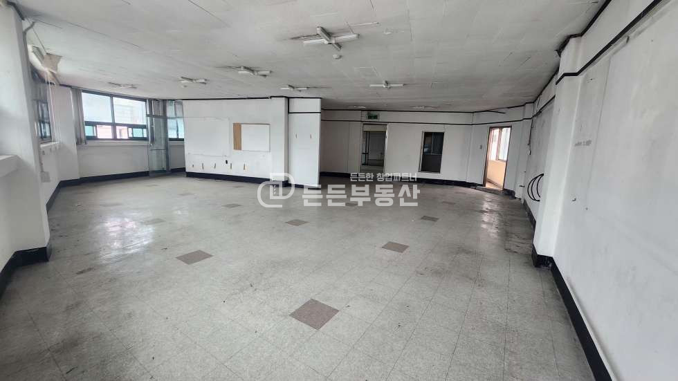 부산 동래구 수안동 수안역 모서리 건물 월세 매물번호 11751 사진 5