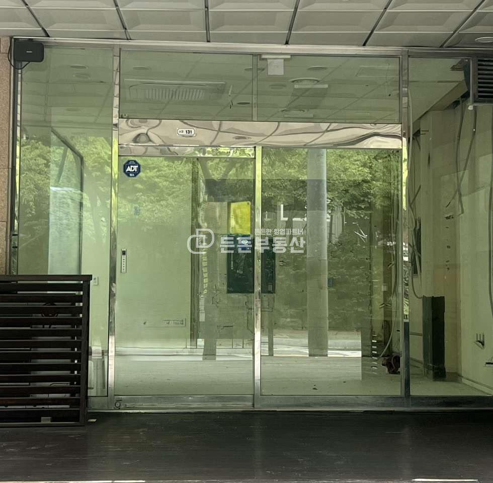 부산 남구 용호동 401동 GS자이 단지내 상가 전면 데크 앞 유동인구 많은 최요지 월세 매물번호 11788 사진 1