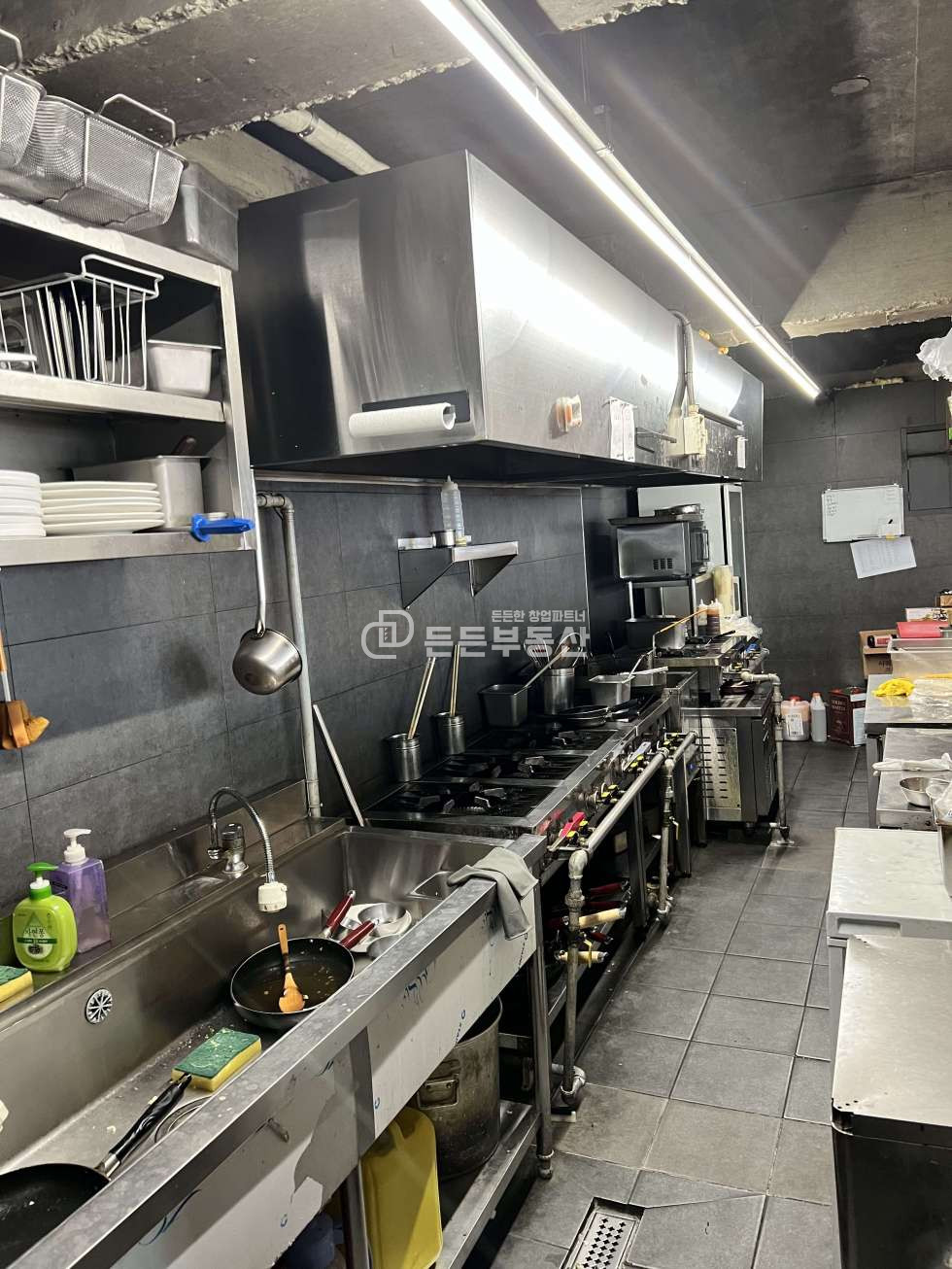부산 부산진구 전포동 전포카페거리 인근 전면 좋고 노출 좋은 2층 상가 월세 매물번호 11375 사진 2